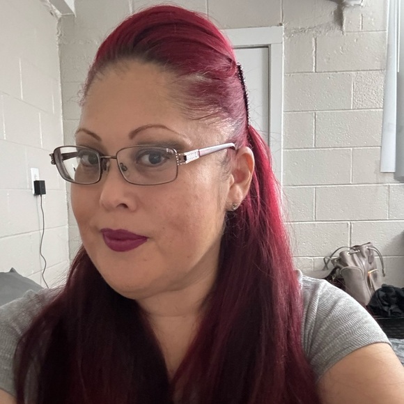 LIVE NOW! Like this listing to be notified when I go LIVE!!! - Picture 3 of 6